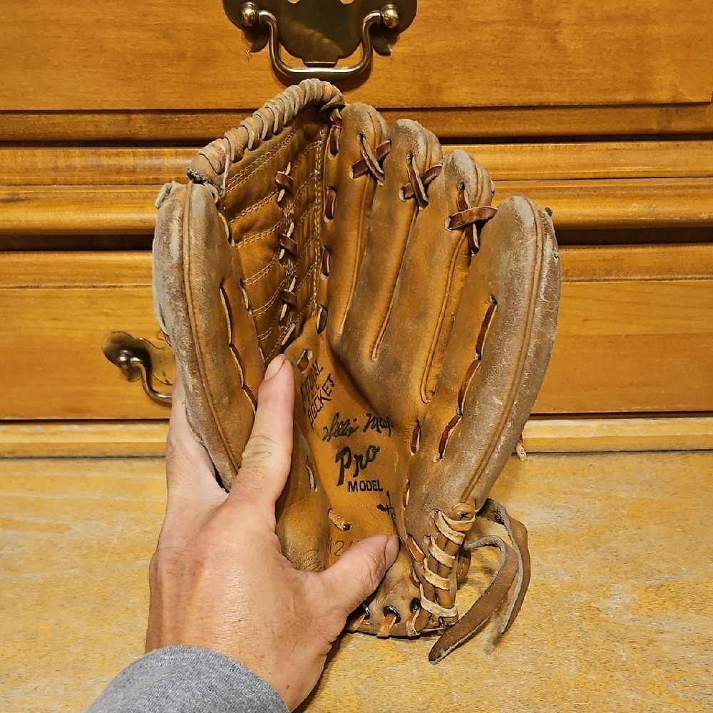 Willie Mays Pro Model M2OT Macgregor Baseball glove